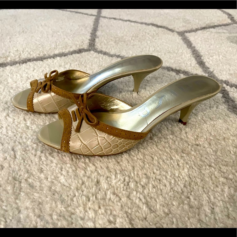 Unisa gold slip on sandal low heel / kitten heel size 6